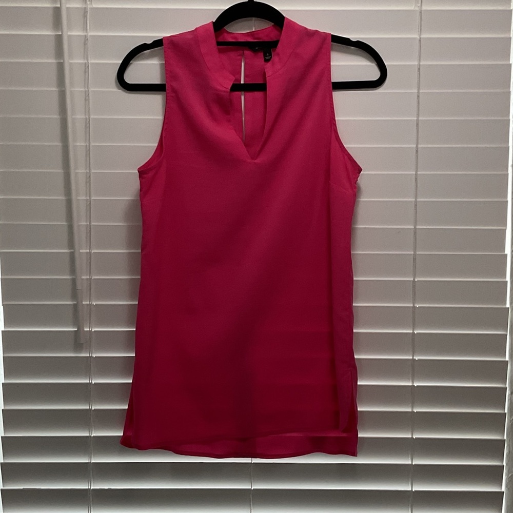 Banana Republic Sleeveless Pink Keyhole sleeveless blouse; Size 4